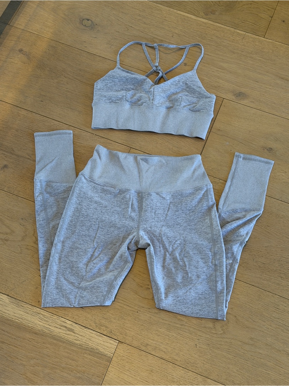 Alo Yoga gray heather set